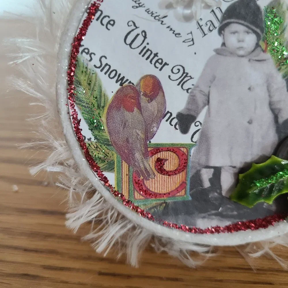 Set of Two Decoupage Old-Fashioned Christmas Ornaments Half Globe Vintage Look